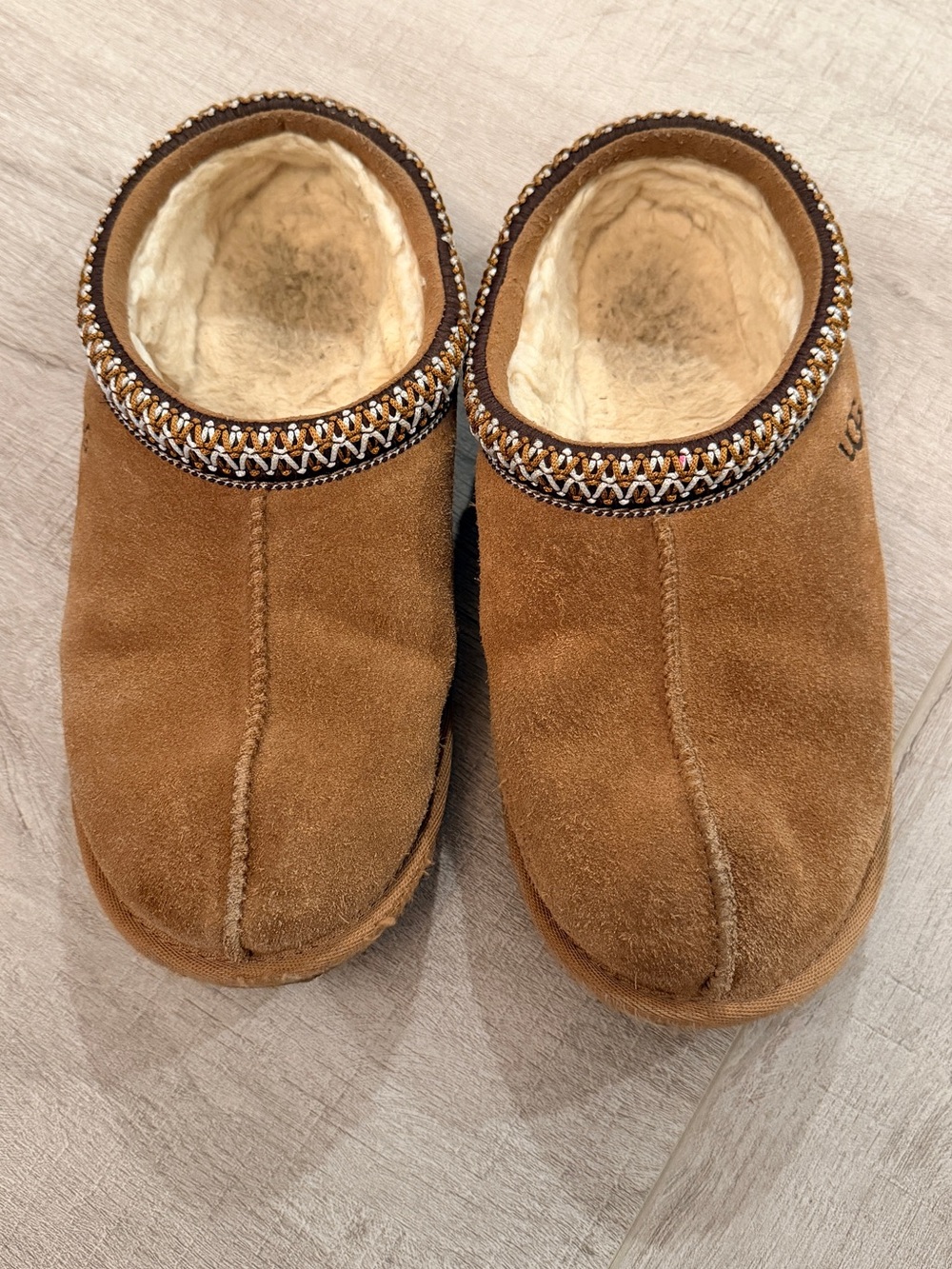 UGG Chestnut Brown Sheepskin Slip-On Clogs Tasman size 5 women’s